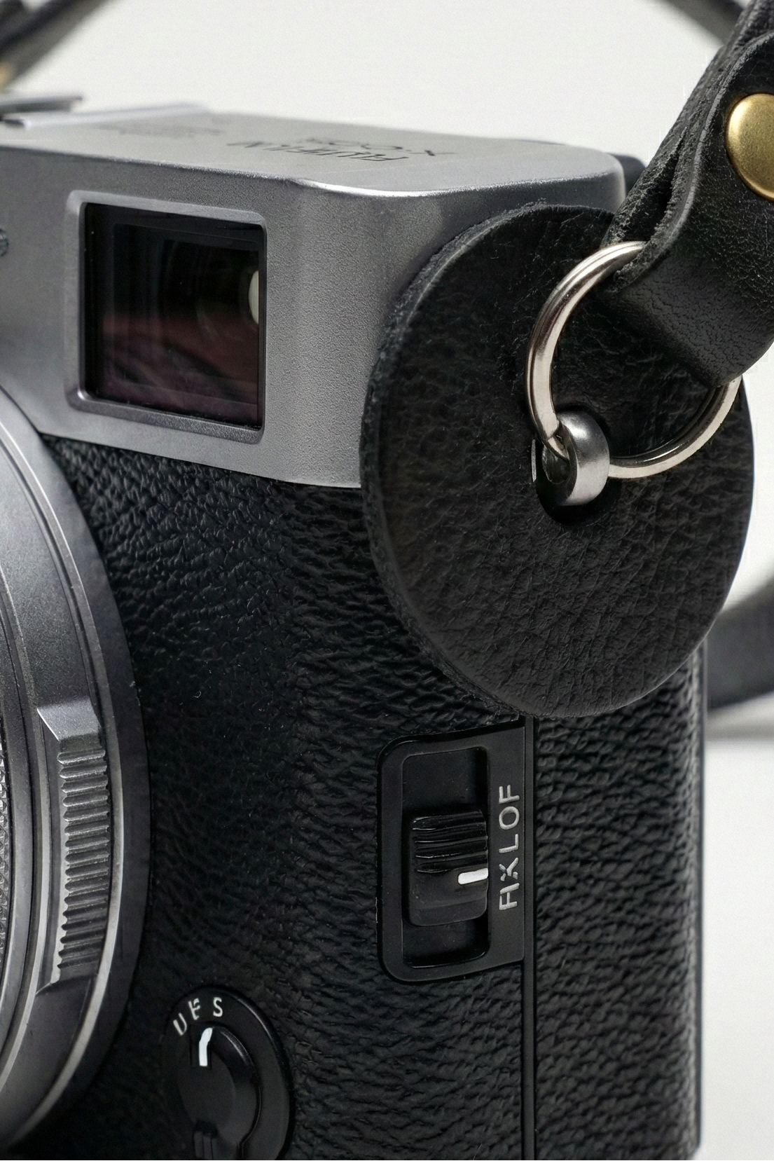 Minimal 70CM / 28" - Tracolla in pelle corta per fotocamera