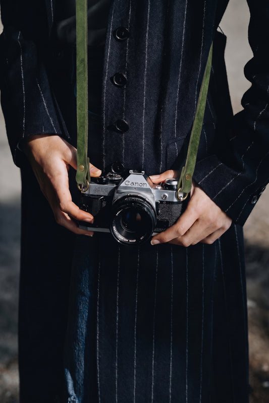 Tracolla in pelle verde Leica