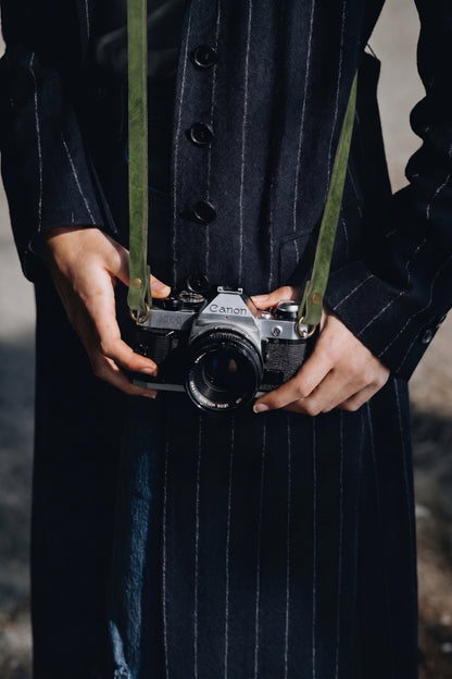 Tracolla in pelle verde Leica